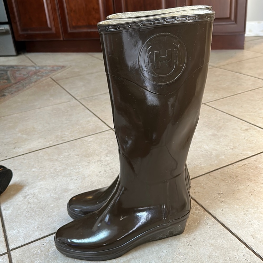 Hunter Wedge heal dark brown rain boot - size 9